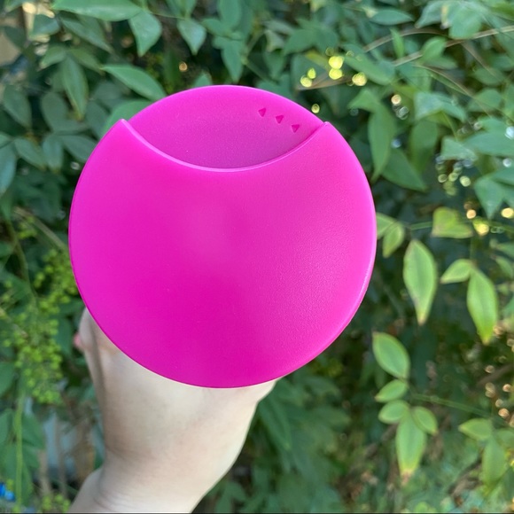 SOLD - Limited edition fuchsia Starbucks holiday 2021 tumbler - Picture 7 of 9